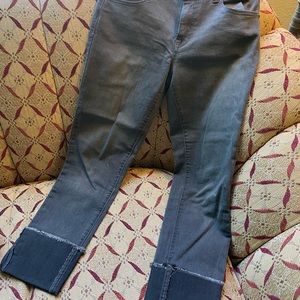1822 grey stretch jeans. Bottom cuff with unfinished hem. Taylor style. Size 6